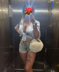 Dövmeli escort İlkay