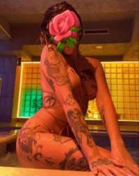 Dövmeli escort İlkay